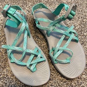 Size 11 women’s Chacos